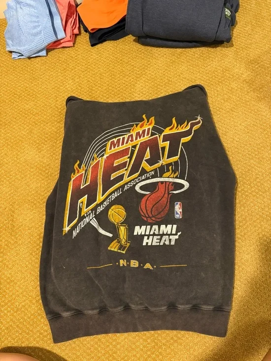 Abercrombie & Fitch Black Miami Heat Logo Hoodie - Picture 2 of 2
